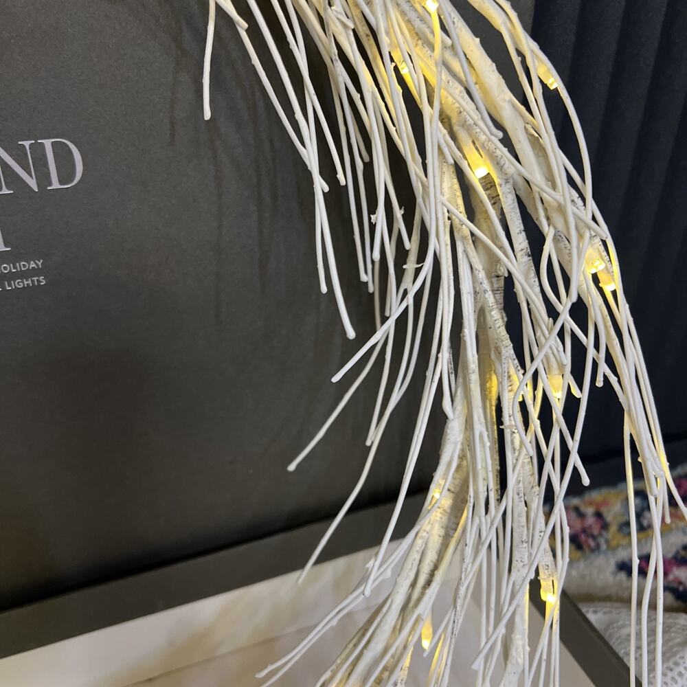Restoration Hardware Winter Wonderland 24” Warm White Starry Lighted Wreath Box - Picture 7 of 16